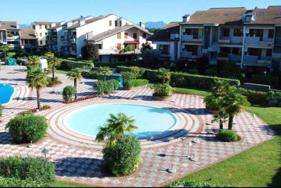 Апартаменти Casa Lorenzo Дезенцано-дель-Гарда Екстер'єр фото